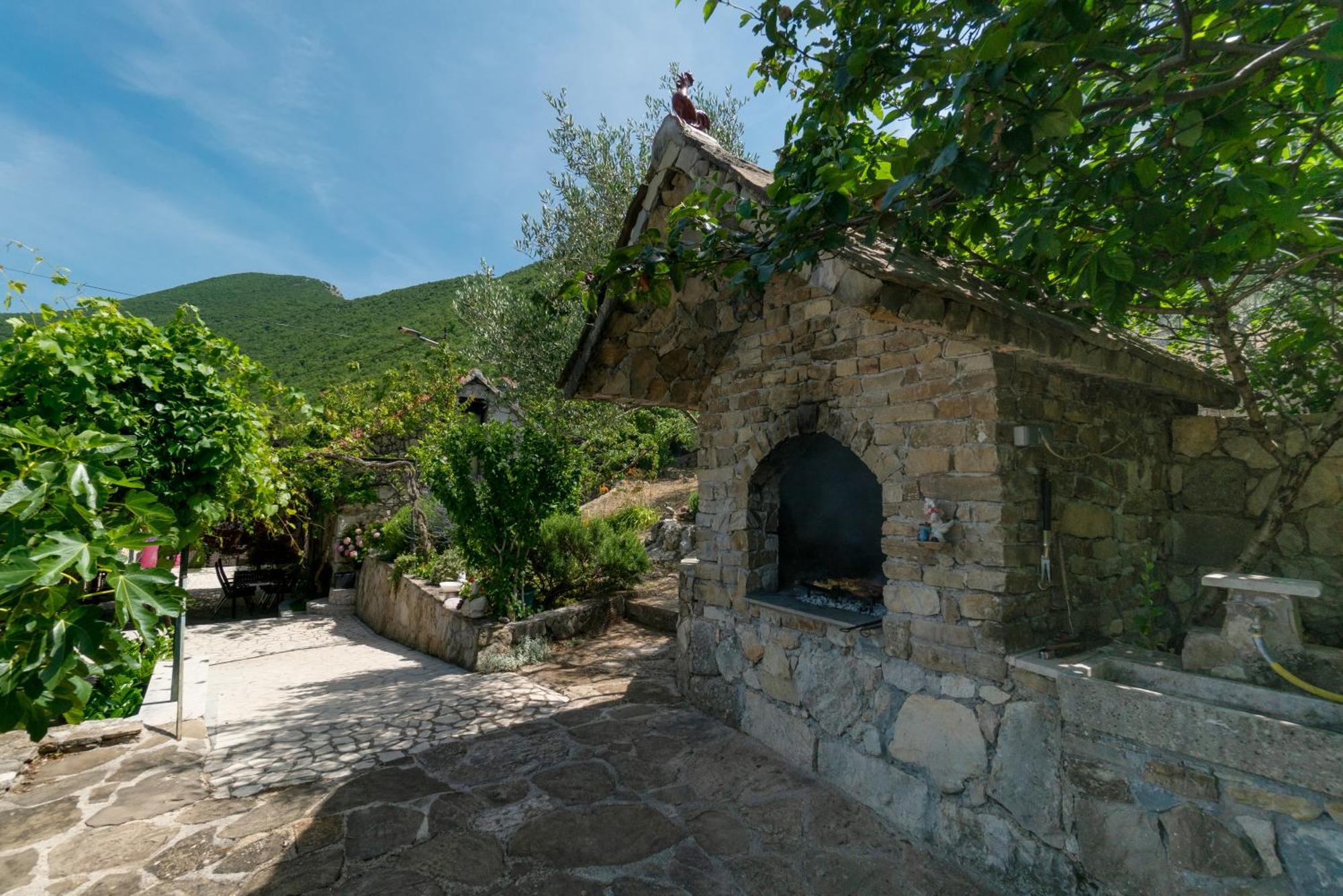 Apartments Srdanovic Omiš Dış mekan fotoğraf